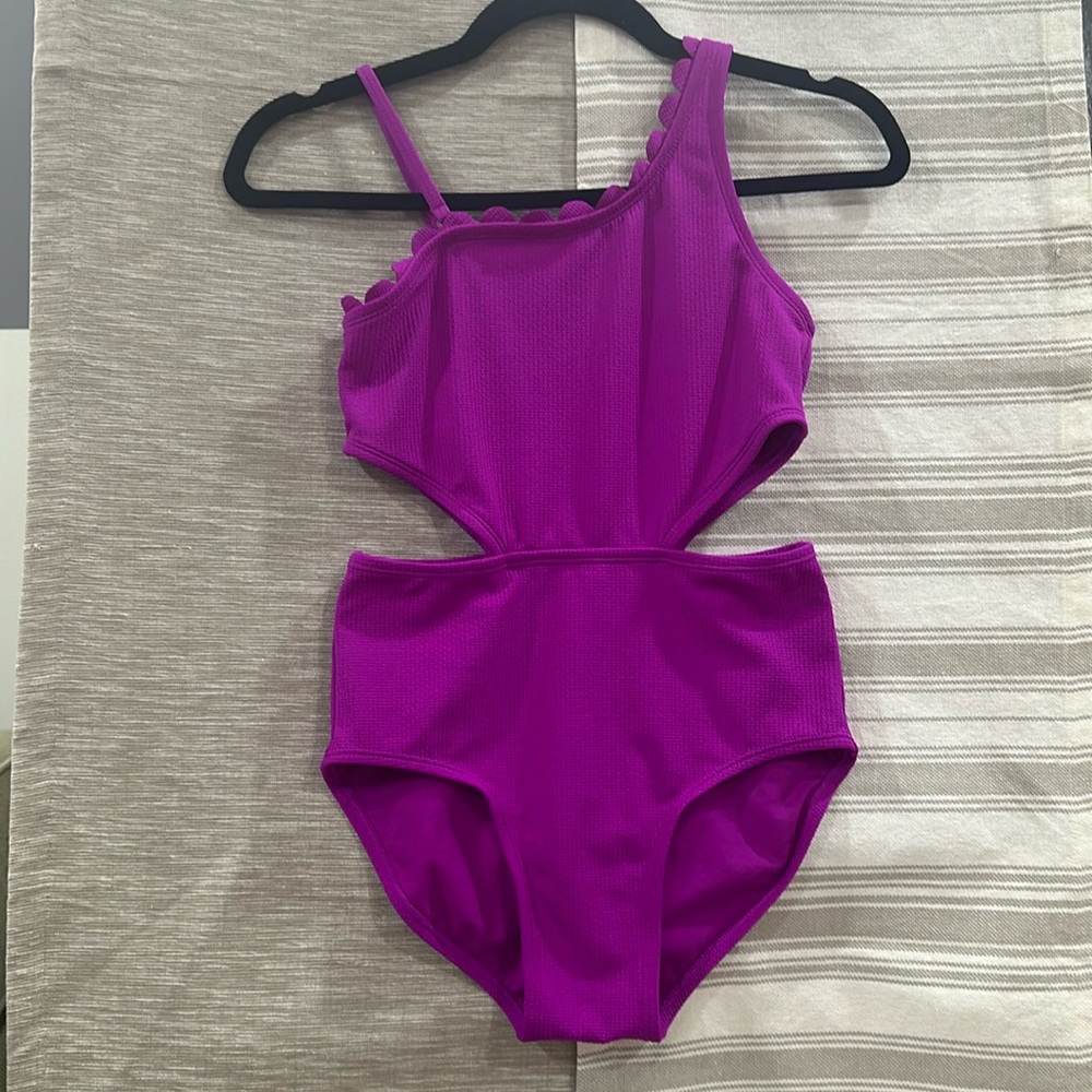Art class scalloped can be one shoulder with cut outs style one piece swimsuit